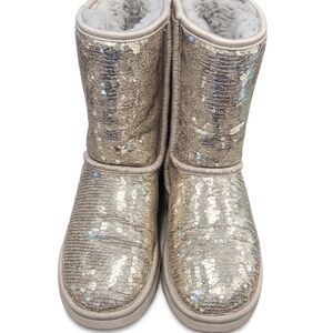 UGG Sequin Classic Short Boots Womens Size 7 Silver Gray Shearling Lined